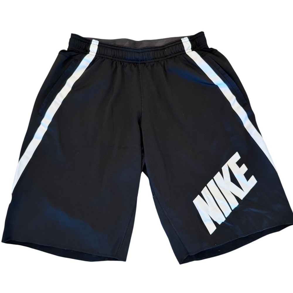 Nike Therma-FIT Mens Athletic Shorts Black White Logo Pockets Size M